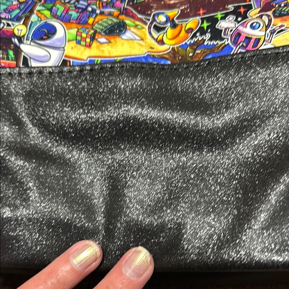 Black Geometric Tote Bag with Urban Style - Picture 3 of 8